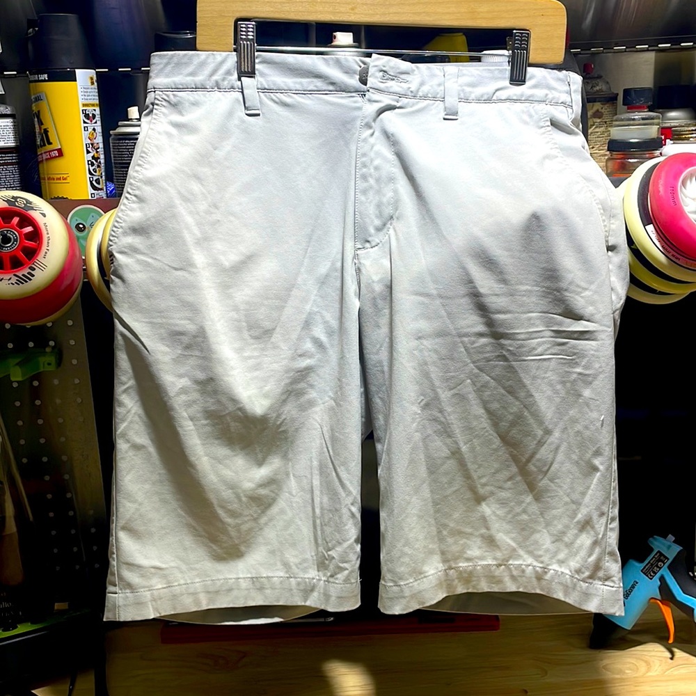 Men’s Adidas light gray shorts